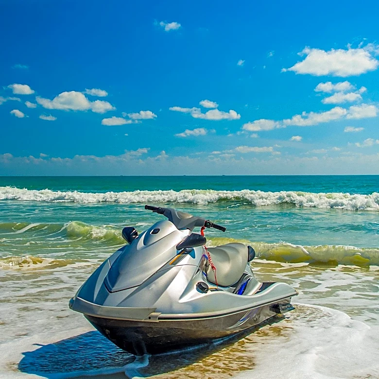 Utah Man Dies After Lightning Strike on Personal Watercraft in St. Petersburg, Florida