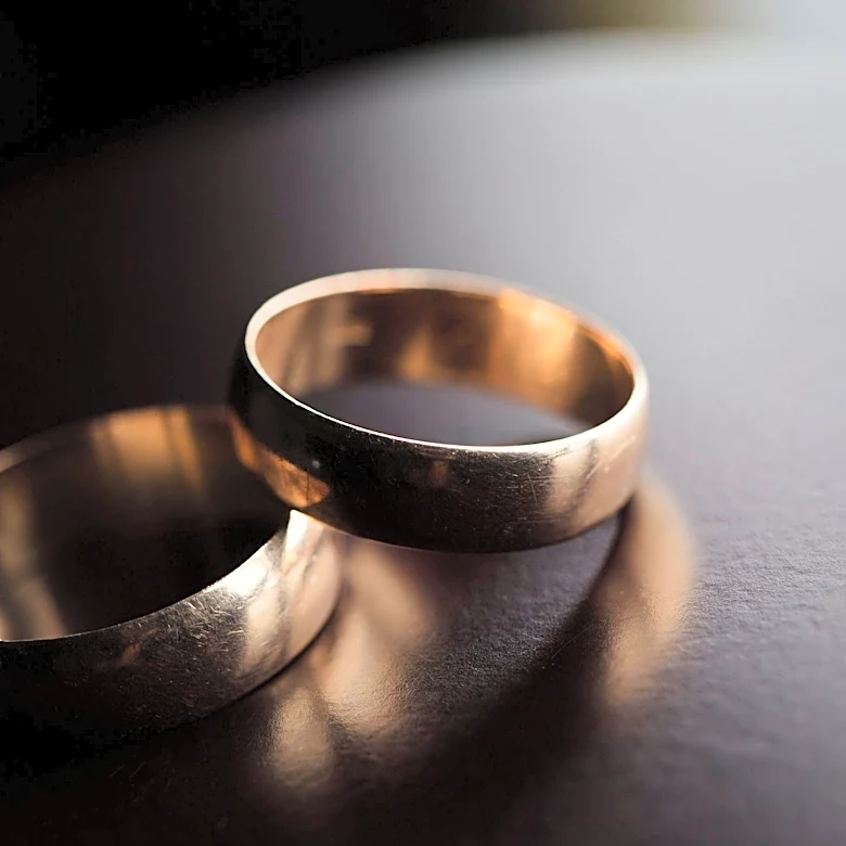 Gloria Steinem's Marriage to David Bale Re-evaluated in Context of Evolving U.S. Marriage Laws
