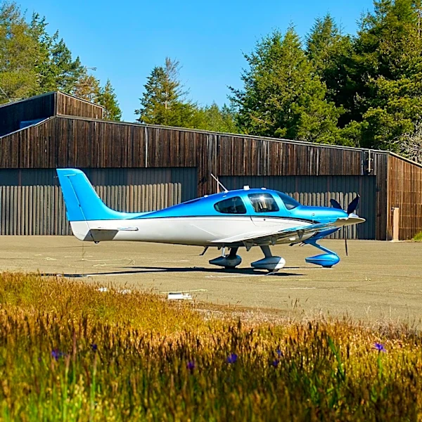 Single-Engine Plane Crashes in Lake Stevens Residential Area, Pilot Seriously Injured