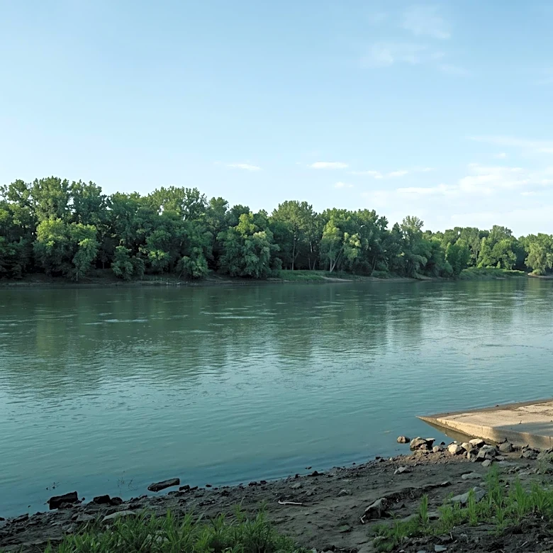 Jefferson City Emergency Crews Recover Body from Missouri River, Investigation Underway