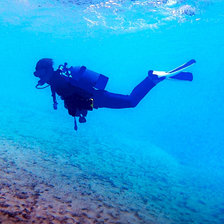 Chicago Diver Yohei Yamada Gains Reputation for Recovering Lost Valuables from Lake Michigan