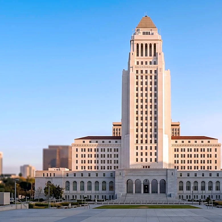 Los Angeles City Council Approves Fast-Food Worker Scheduling Protections Amid Business Objections