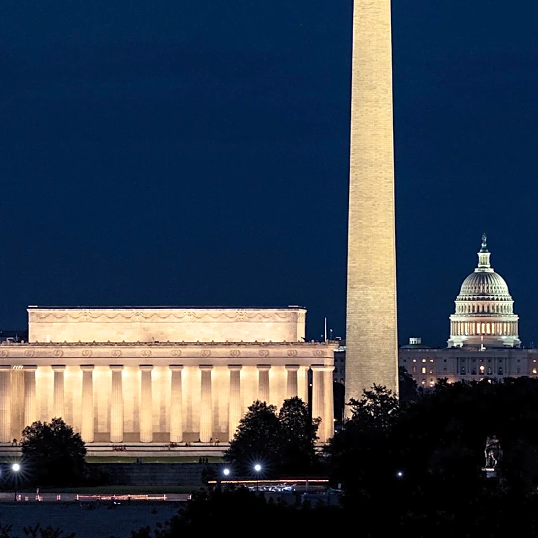 Bipartisan Opposition to Data Centers Grows Ahead of Midterm Elections