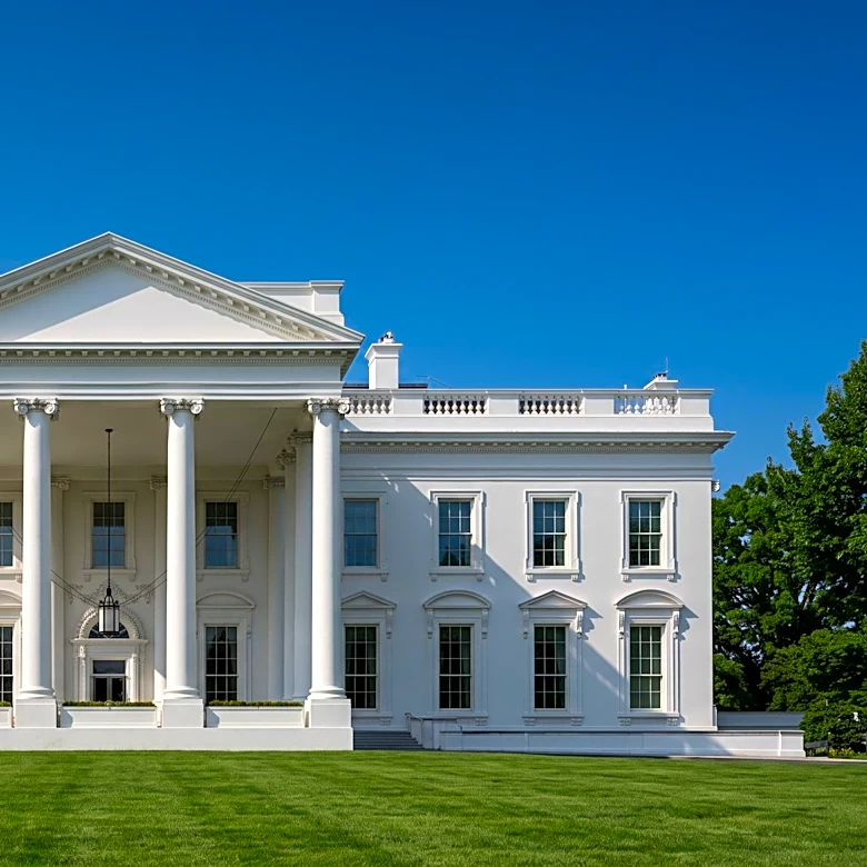 Victor Davis Hanson Argues Greene and Carlson Misinterpreted Influence with President Trump