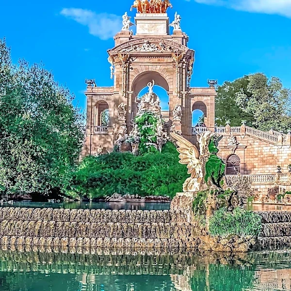 Christopher Columbus Monument in Barcelona Commemorates Explorer's Return
