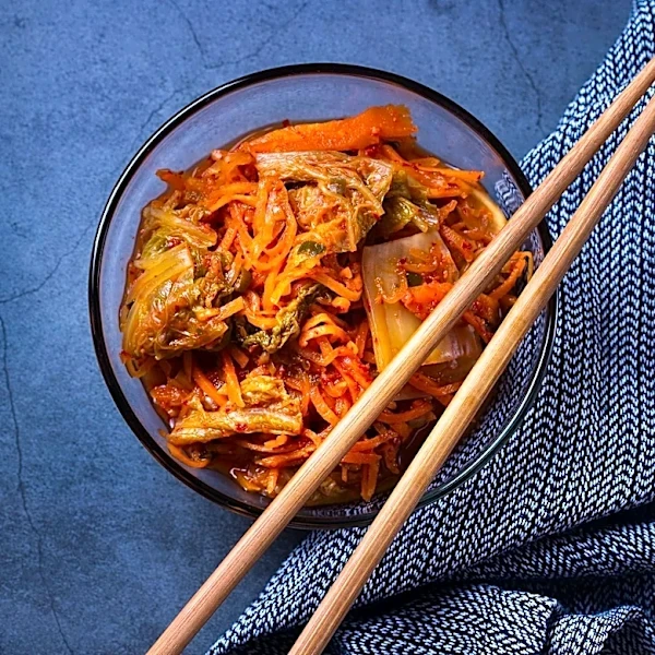 Kimchi Bacterium Shows Promise in Enhancing Nanoplastic Excretion in Mice