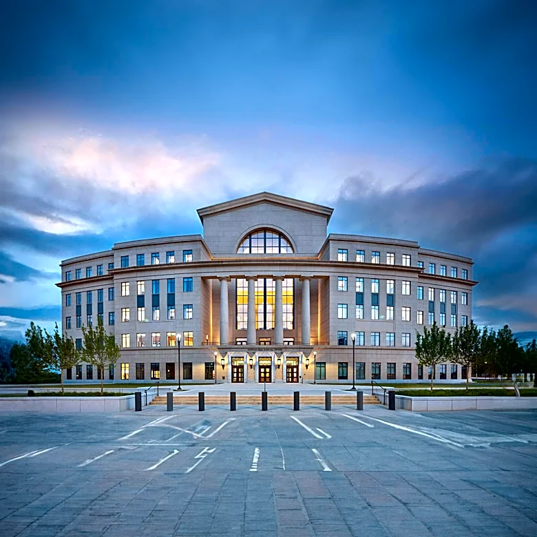 Chief Justice John G. Roberts, Jr. Highlights Judicial Branch Modernization and AI Policy Efforts