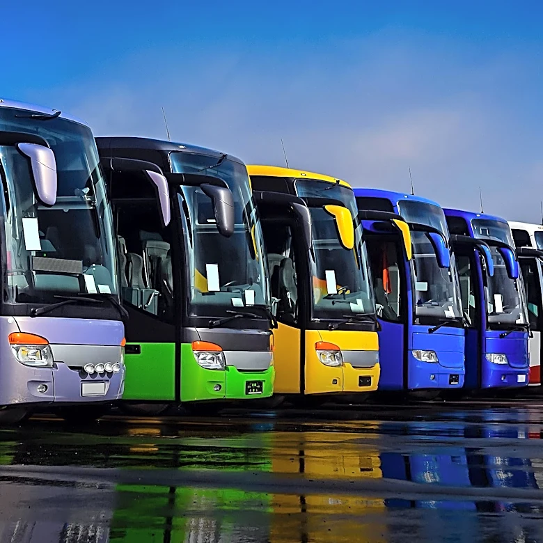 Polish Foundation Funds Buses for Ukrainian City Vinnytsia Amidst Power Outages and Historical Disputes