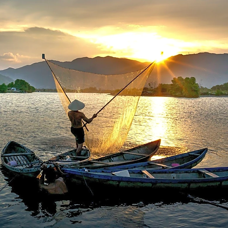 Eco-Tourism Initiatives Transform Former Fishermen and Poachers into Environmental Guardians