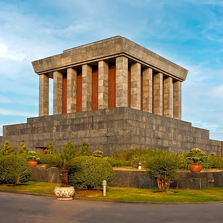 Fleischmann Family Mausoleum in Cincinnati Noted for Parthenon-Like Architecture