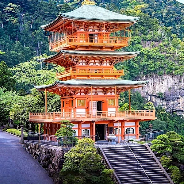 Osaka's Katsuo-ji Temple Complex Offers Serene Escape Amidst City's Overtourism