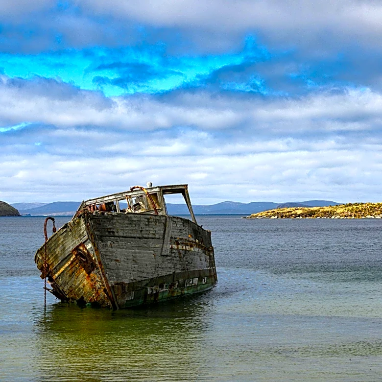 Massachusetts Man Found Deceased After Boat Wreckage Discovery in Maine