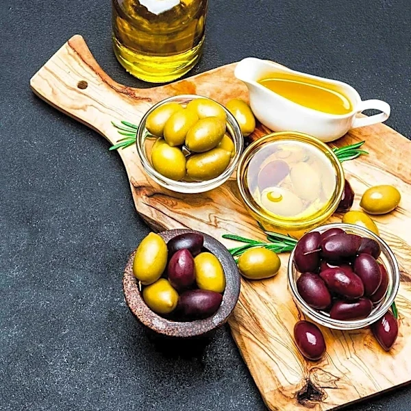Mediterranean Diet Linked to Improved Blood Markers for Healthy Aging in Older Adults