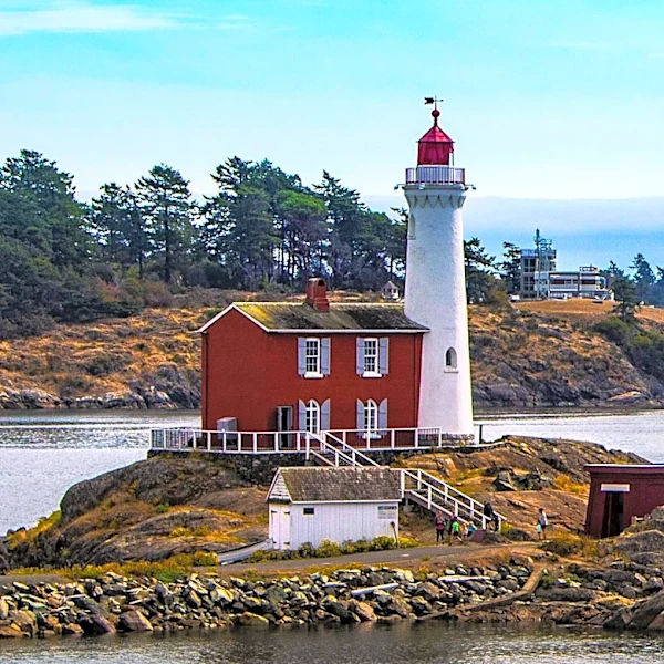 Historical Insights from 1000 Islands Reveal Pirate Lighthouse Keeper and Shortest International Bridge