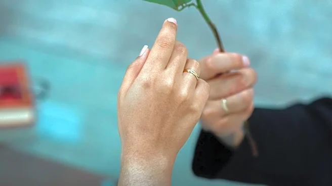 Oklahoma Volunteers Distribute Roses to Raise Domestic Violence Awareness and Highlight State Laws