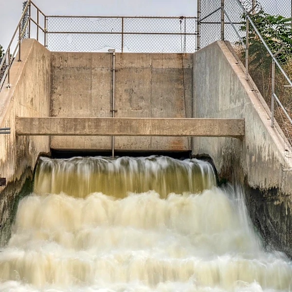 Mount Dora Advances $105.6 Million Wastewater Expansion Amid Persistent Odor Complaints