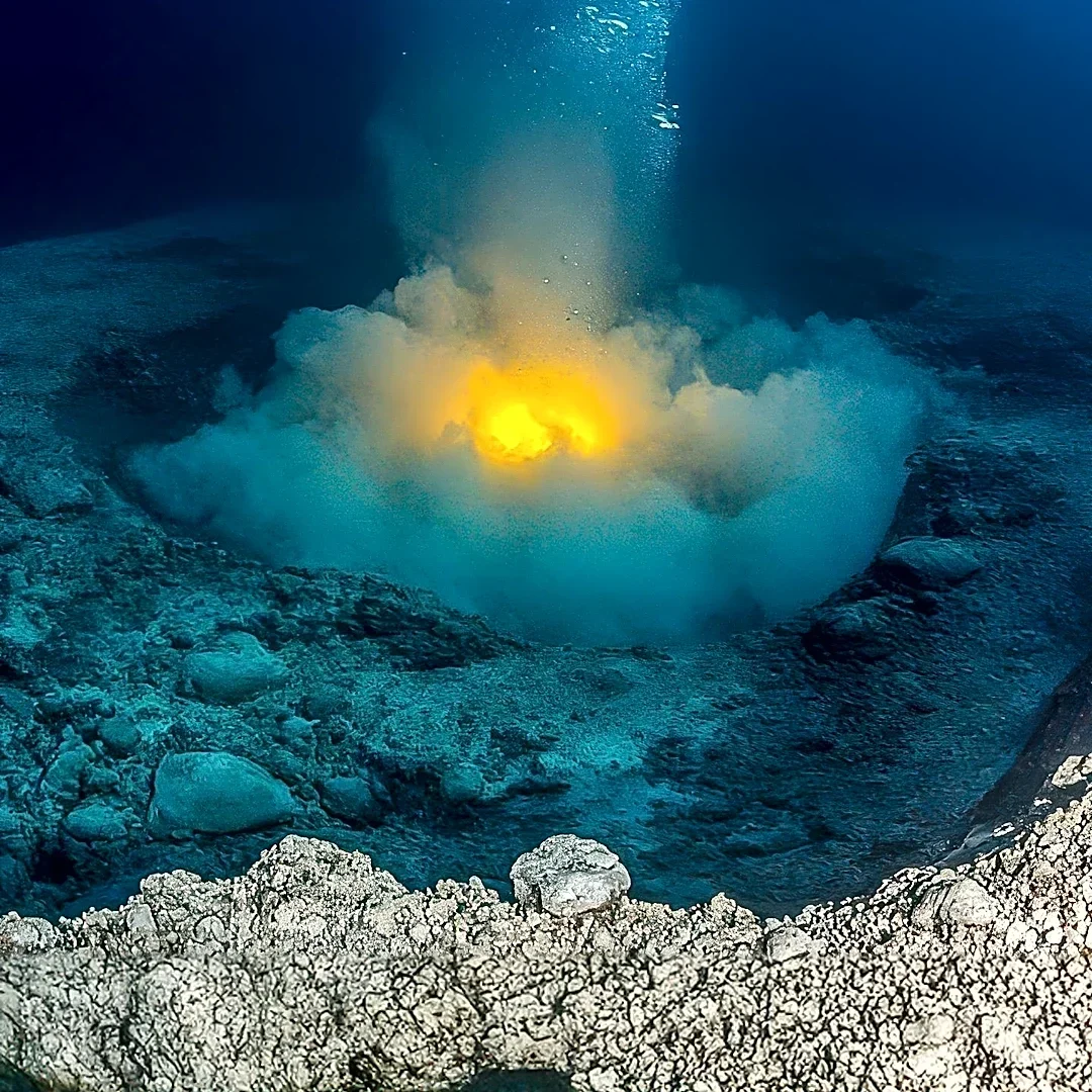 USGS Study Reveals Deep-Sea Rocks Can Spontaneously Ignite, Posing New Safety Concerns for Mining