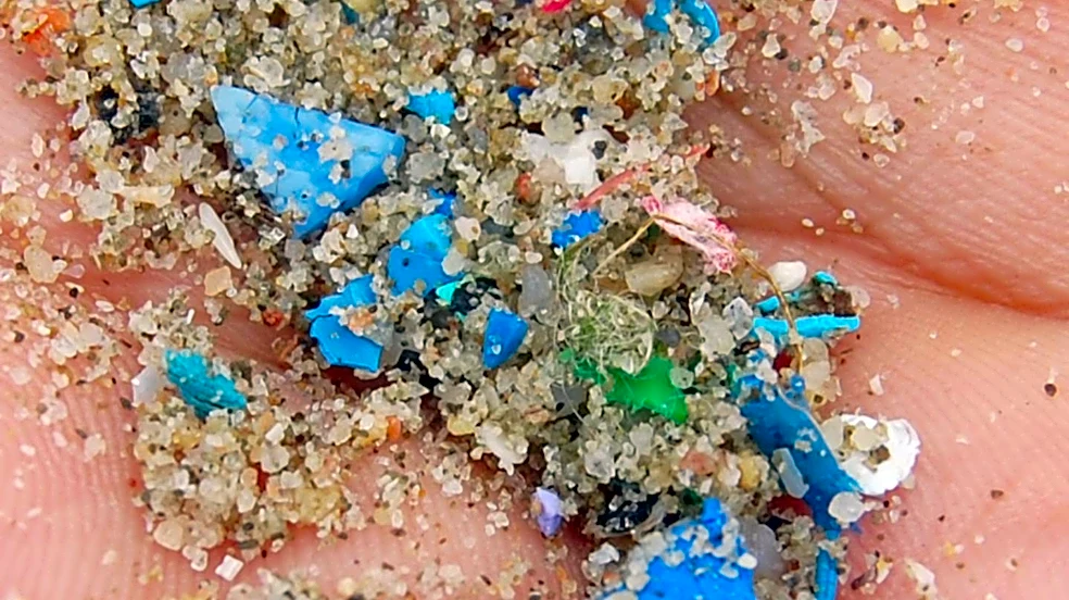 Scientists Uncover Water-Triggered Reactions in Microplastics, Potentially Explaining Harmful Effects
