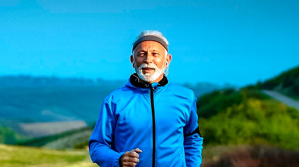 Walking Offers Extensive Physical and Mental Health Benefits, Enhancing Daily Life and Longevity