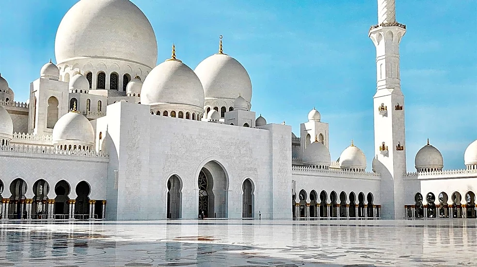 Performative Minimalism Redefines Mosque Architecture in UAE