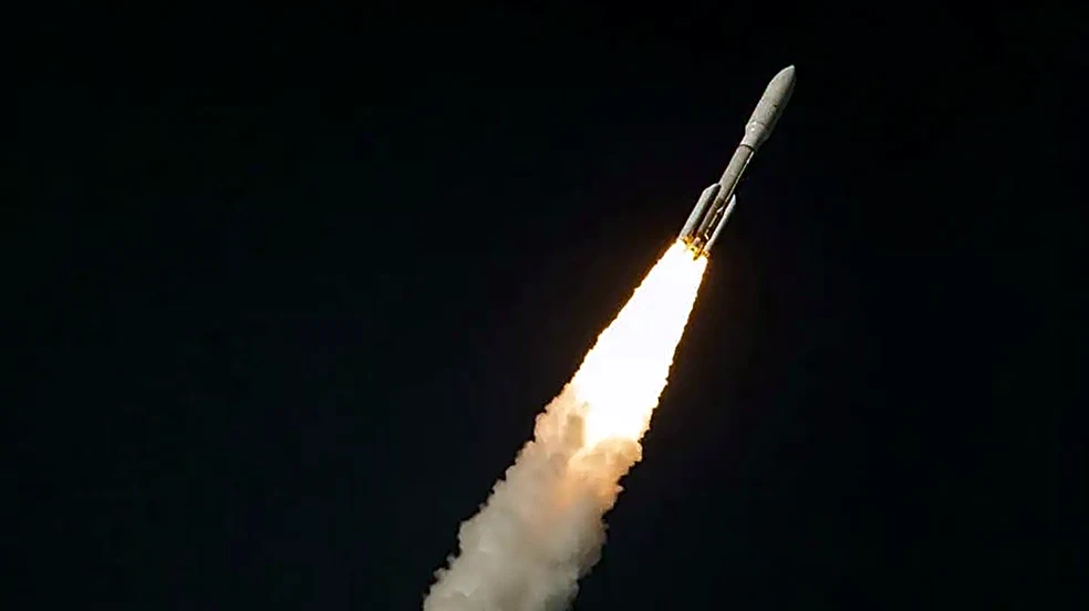 Lockheed Martin Advances Extended-Range GMLRS Rocket Towards Production Following Successful Operational Tests