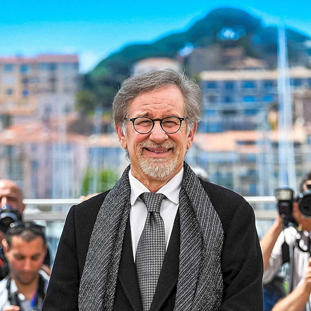 Steven Spielberg's 'War of the Worlds' Explored as a Reflection of American Society