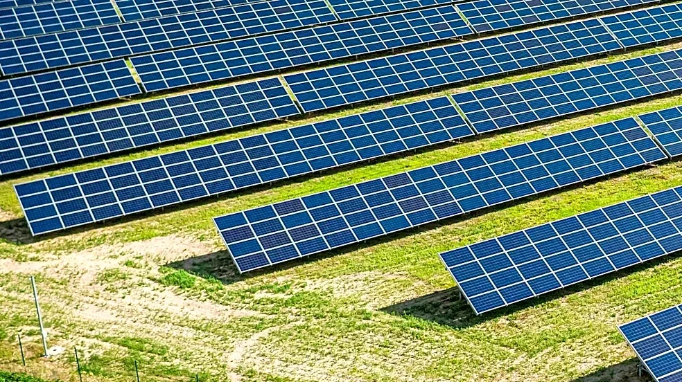 IPSD 204 Considers Solar Panel Installations at Two Additional Schools Amid Federal Incentive Expiration
