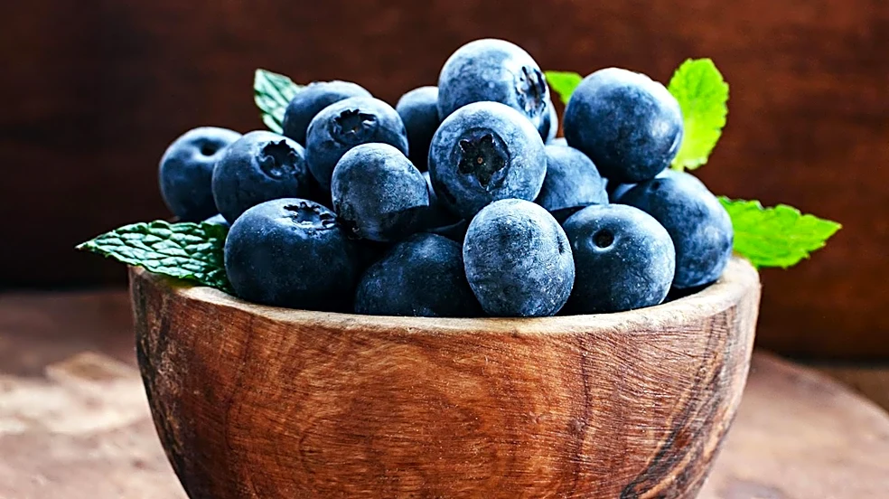 Blueberry Study Shows Potential Mood Improvement in Older Adults, Lacks Statistical Significance