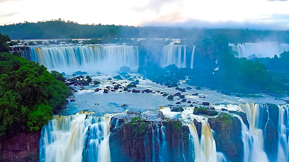 Iguazú Falls Experiences Near-Record Water Flow Due to Super El Niño