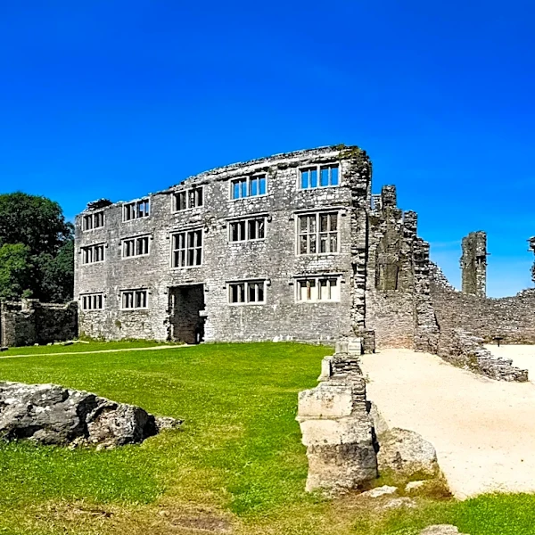 Abandoned Westbury Castle, 'Welsh Downton Abbey,' Revealed in Urban Explorer Photographs