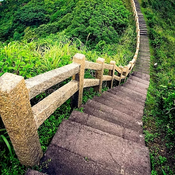 Pennsylvania's Mount Minsi Offers Scenic Hiking Without Permit Requirements