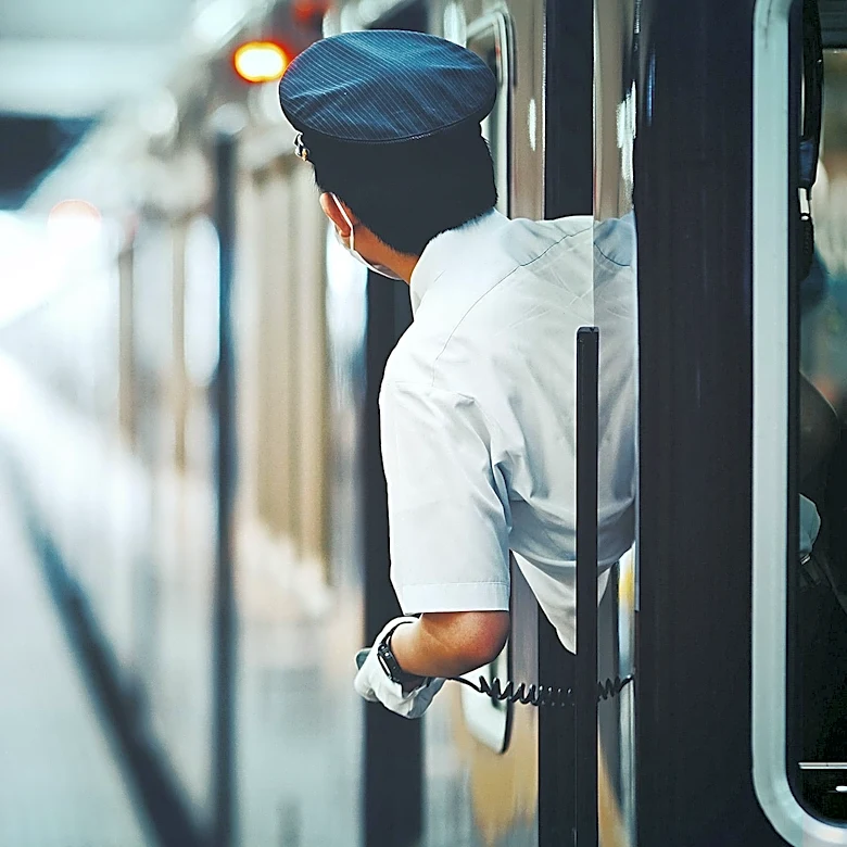 Rhode Island Governor McKee Signs Two-Person Train Crew Bill into Law