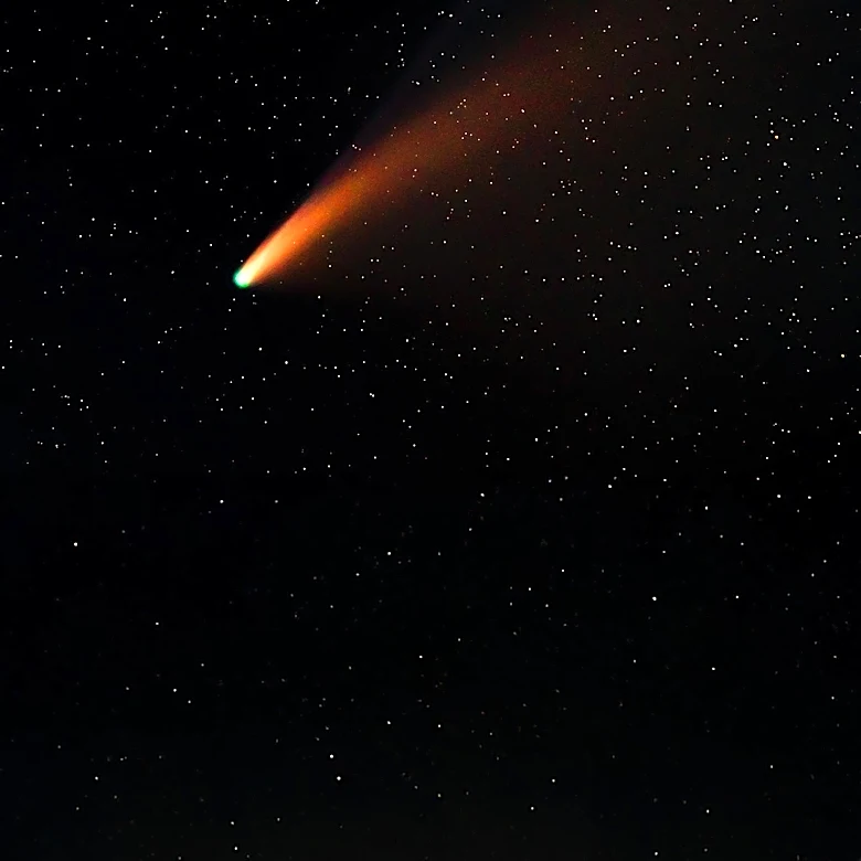 Cambridge Study Challenges Comet Role in Earth's Origin of Life