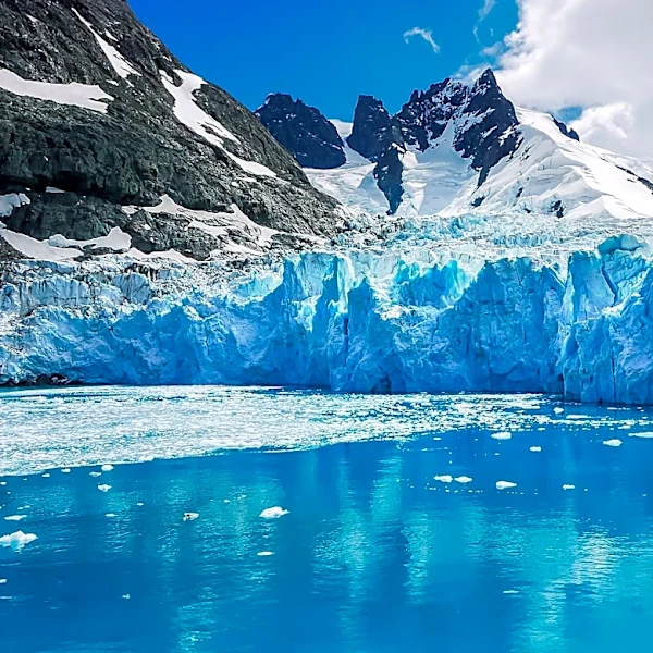 Hubbard Glacier Recognized for Dramatic Calving and Size in Alaska