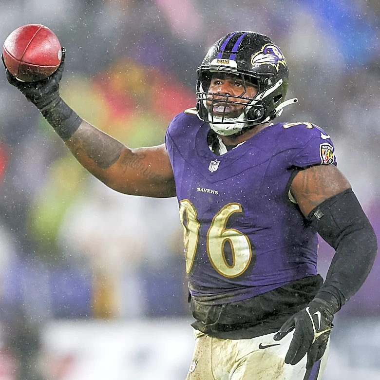 Broderick Washington accepts renegotiated contract to remain with Ravens