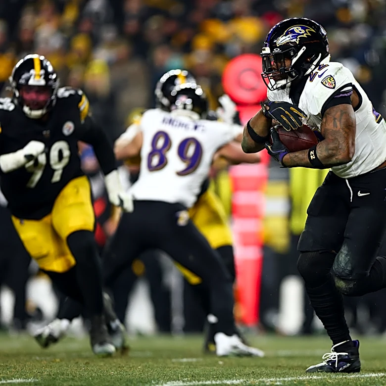 Five reasons Derrick Henry can win Offensive Player of the Year award