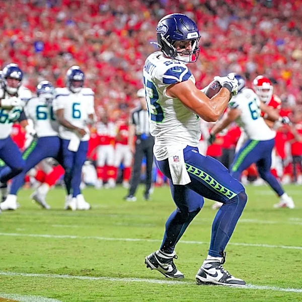 Report: Ravens fill final practice squad spot with TE Nick Vannett