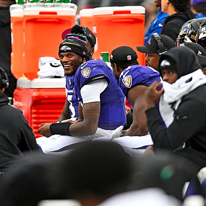 Ravens hold off Titans, 24-18, after Lamar Jackson exits with ankle injury