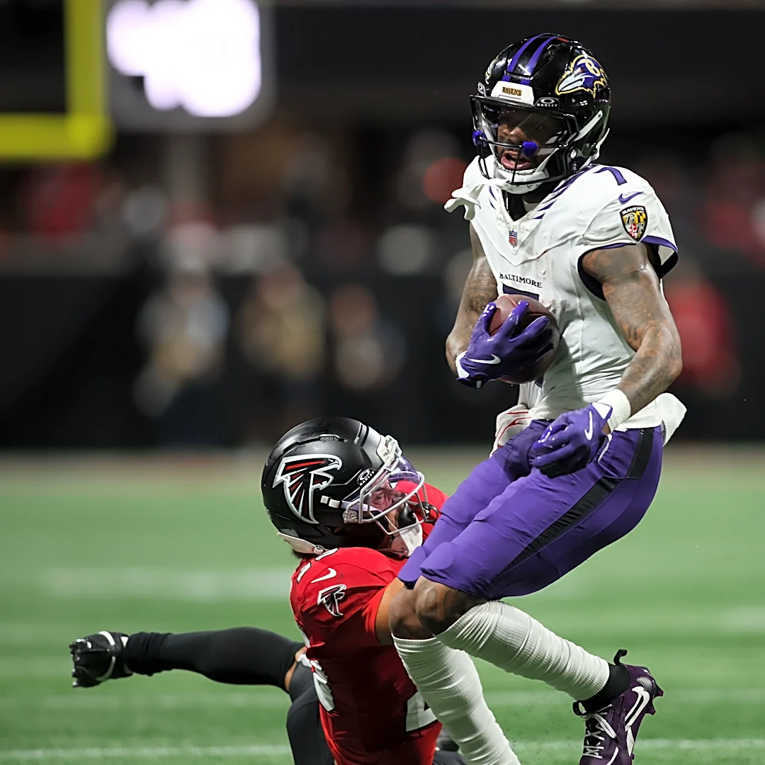 Rashod Bateman exits Ravens-Browns game with shoulder injury