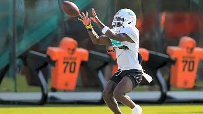 Report: Teams monitoring Dolphins WR Tyreek Hill as trade candidate