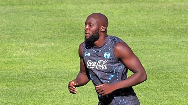 Soccer-Napoli start title defence without Lukaku, Inter begin new chapter