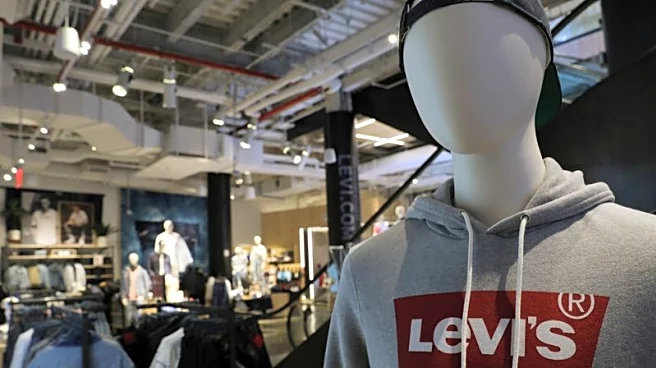 US clothing retailers test full-price strategy as rich shoppers keep spending