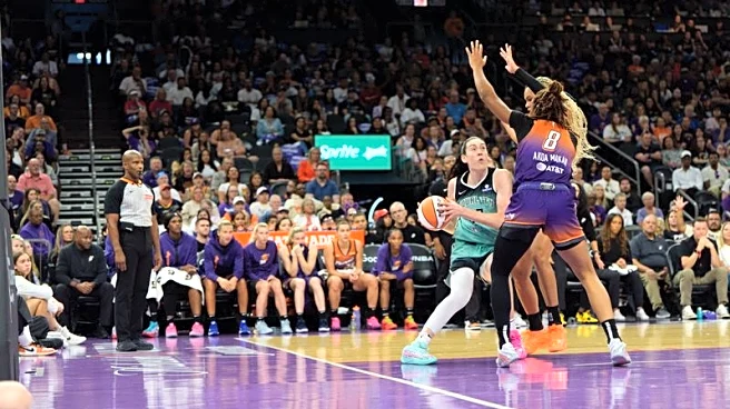 Liberty star Breanna Stewart injures knee in playoff win over Mercury