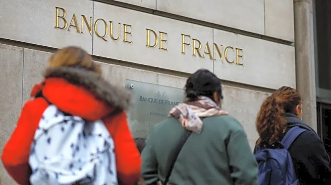 French central bank sees growth outlook clouded by politics