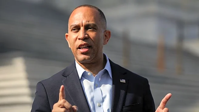 Jeffries ends the suspense, endorses Mamdani in NY mayor's race