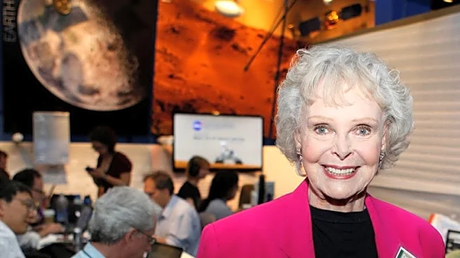 June Lockhart, actor in TV's 'Lassie' and 'Lost in Space,' dies at 100