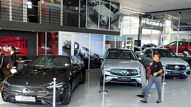 Mercedes reports plunge in Q3 operating profit, hit by job cuts