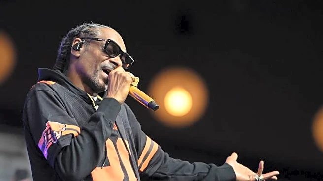 Soccer-US rapper Snoop Dogg tells Celtic to 'bring Ange back'