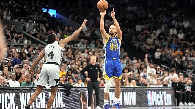 Stephen Curry reels off 49 points as Warriors rally past Spurs