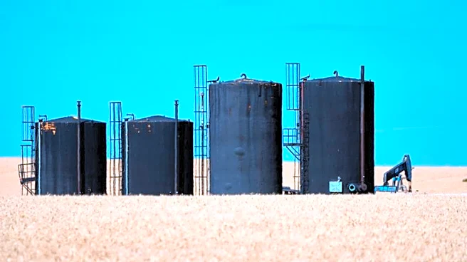 Oil falls after loadings resume at key Russian export hub